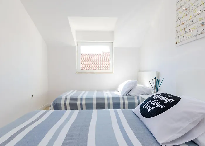 Sea Shell - Triplex Three-bedroom With Terrace *