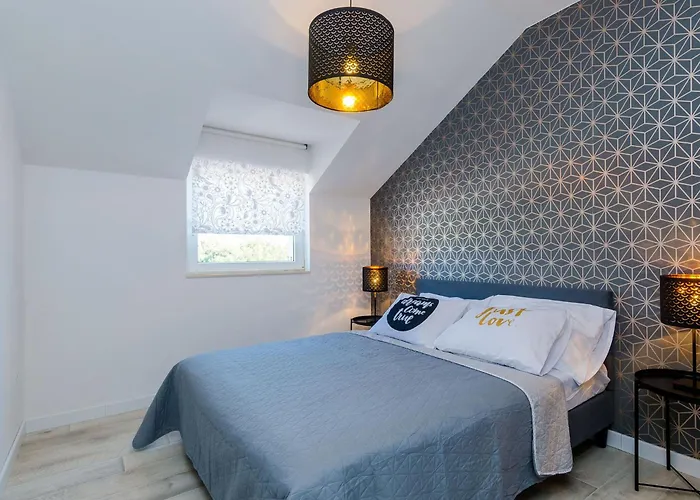 Sea Shell - Triplex Three-bedroom With Terrace