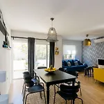 Sea Shell - Triplex Three-bedroom With Terrace Ντουμπρόβνικ