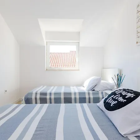 Sea Shell - Triplex Three-bedroom With Terrace *