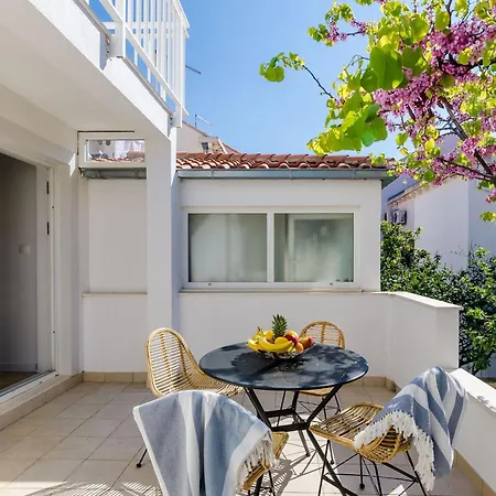 Апартаменты Sea Shell - Triplex Three-bedroom With Terrace Дубровник