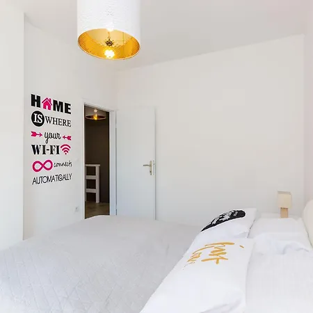 Sea Shell - Triplex Three-bedroom With Terrace