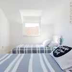 Sea Shell - Triplex Three-bedroom With Terrace *